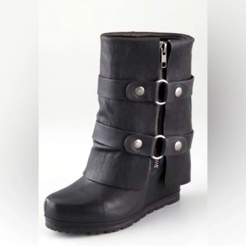 Vera Wang Lavender York Wedge Boots - Picture 2 of 15